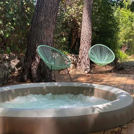 Les Roulottes De Bayama - Insolite Avec Jacuzzi