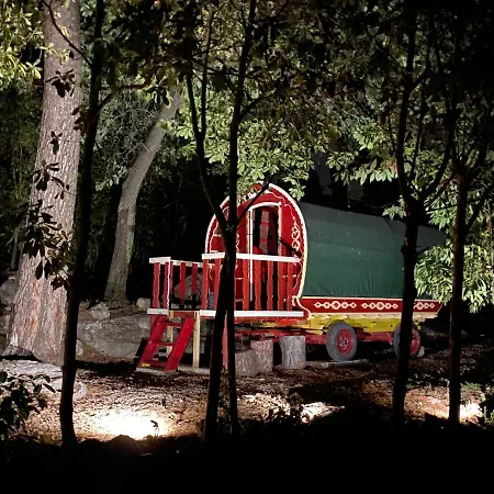 Les Roulottes De Bayama - Insolite Avec Jacuzzi Lodge *